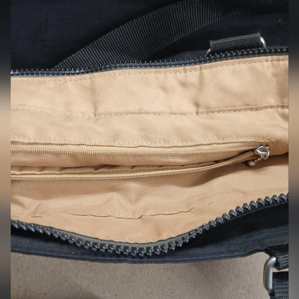 Baggallini Black Laptop Women's Bag - Picture 6 of 10